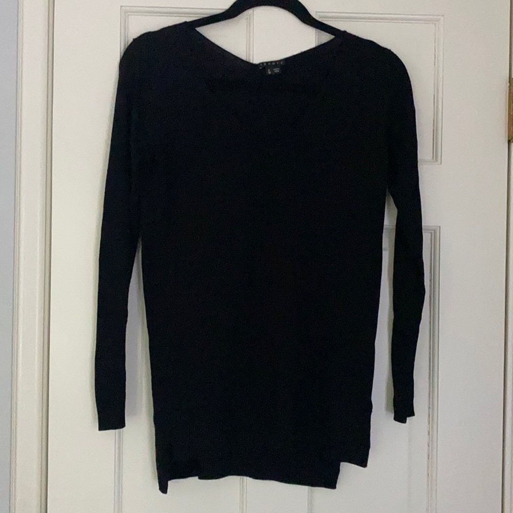 V-Neck Theory Lightweight Wool Sweater